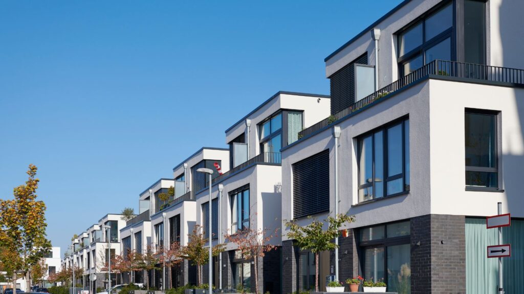 ¿Se puede poner aerotermia en un piso ya construido?